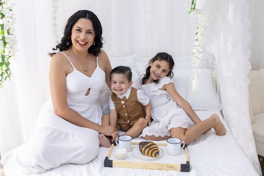 Dia das mães de Mônica, Manuela e João Antônio 