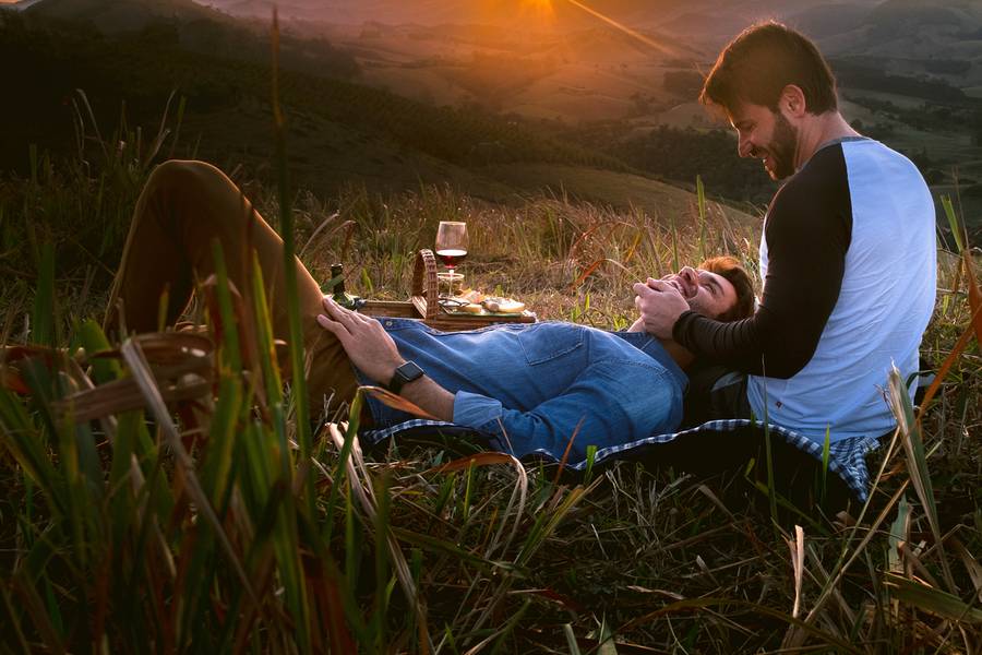 HISTÓRIAS de Violão, vinho e piquenique ao pôr do sol