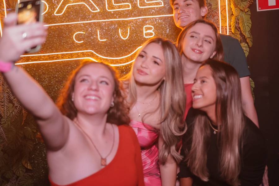 BALLY HOUSE  de SABADOU NA BALLY 