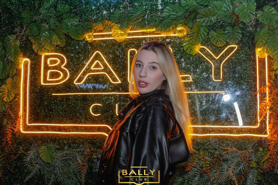 BALLY HOUSE  de FERIADOU NA BALLY