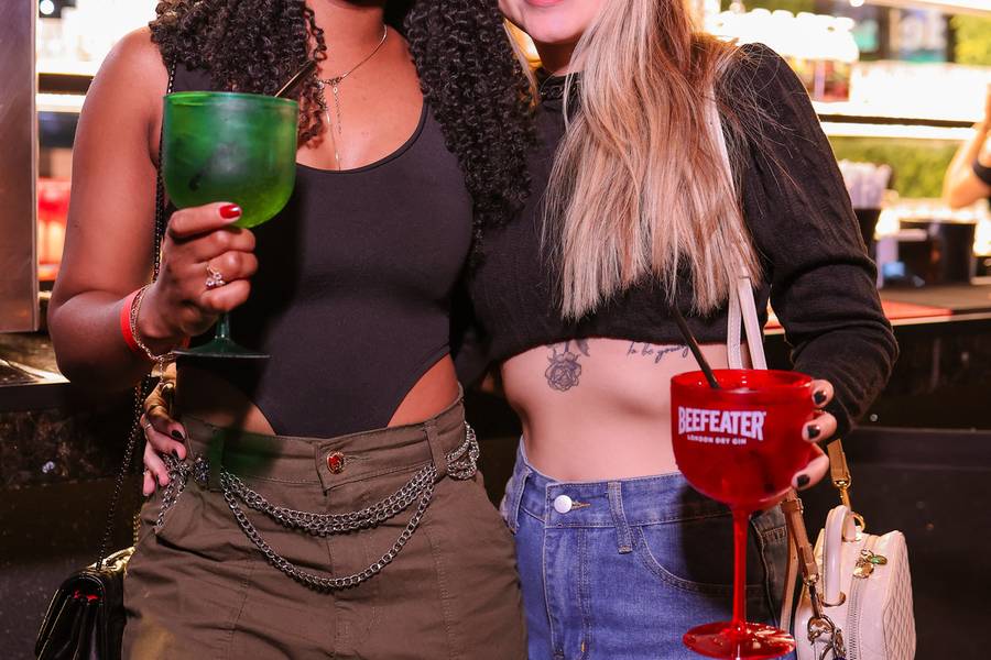 BALLY SERTANEJO de SEXTOU COM LUCCAS E RODRIGO NA BALLY