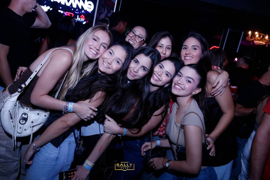 BALLY HOUSE  de QUINTINHA NA BALLY 