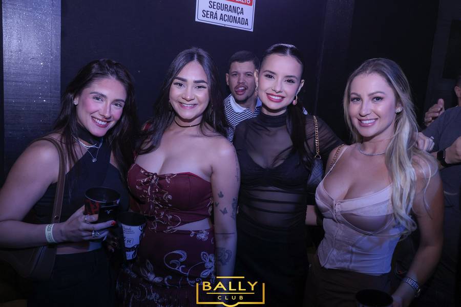 BALLY HOUSE  de SABADOU NA BALLY