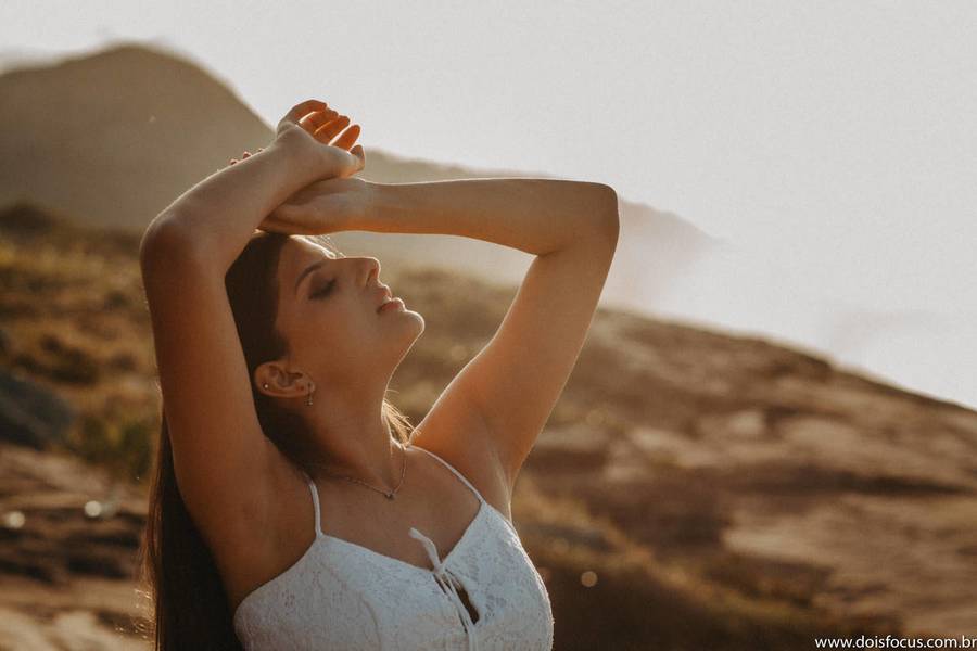 Pré - Quinze Anos de Ana | Ensaio de Inverno em Grumari | 15 Anos | Fotografia RJ