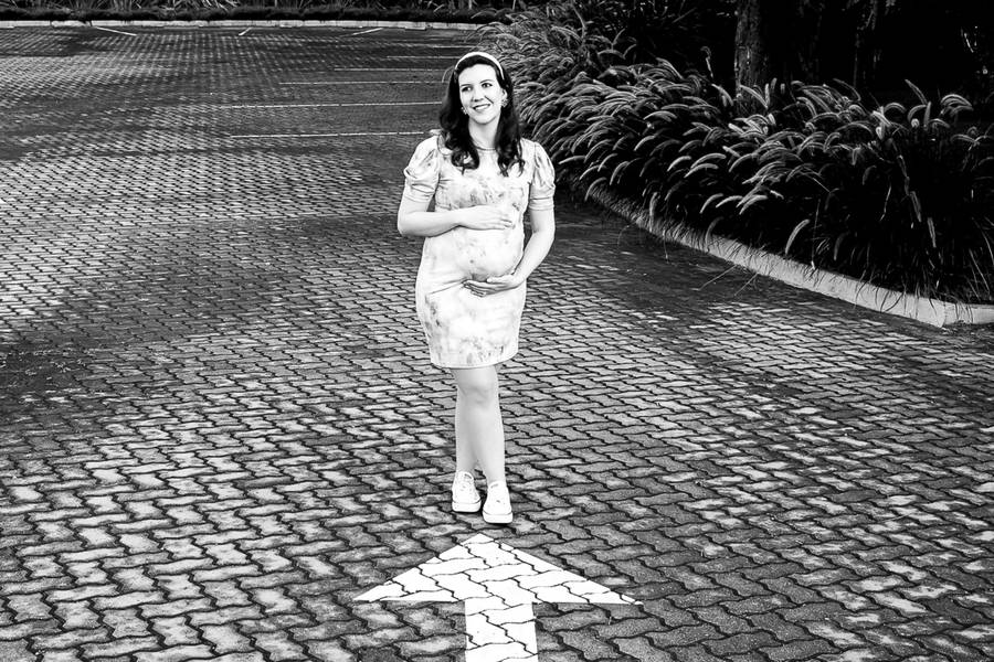 GESTANTE e FAMILIA de Ensaio de gestante em parque.