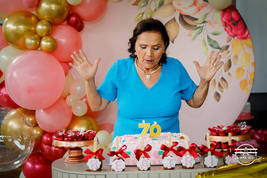 Aniversários de Beatriz 70 anos