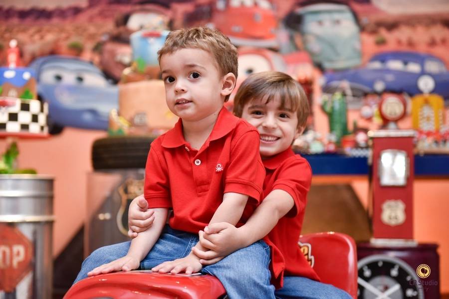 Aniversário Infantil de Matheus e Henrique com a turma do Mcqueen