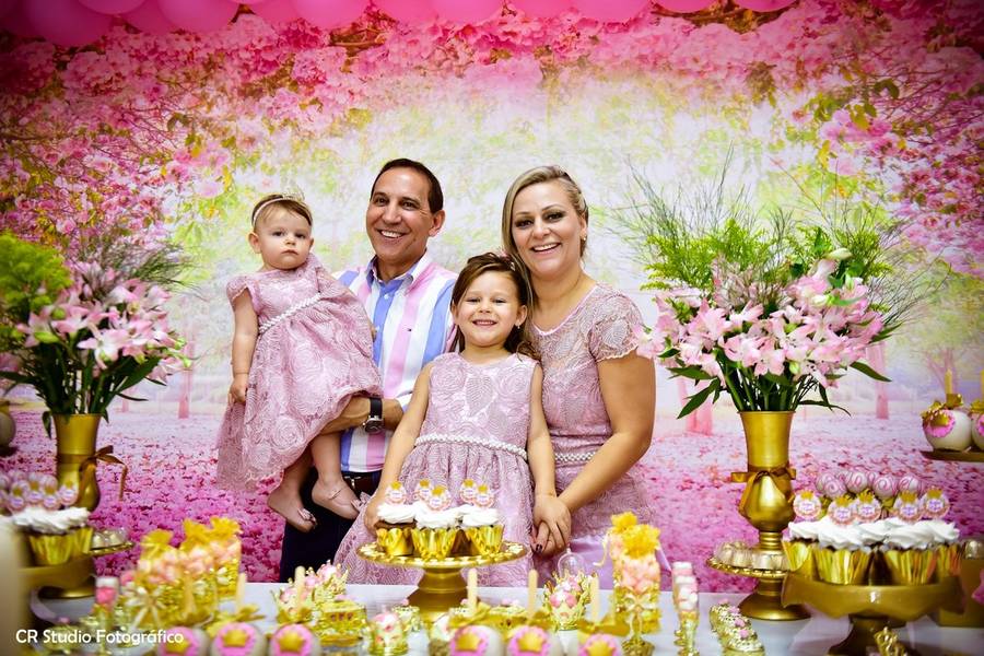 Aniversário Infantil de Uma linda menina Isadora recebendo o batismo e fazendo seu 1º aninho com sua irmã Rafaela