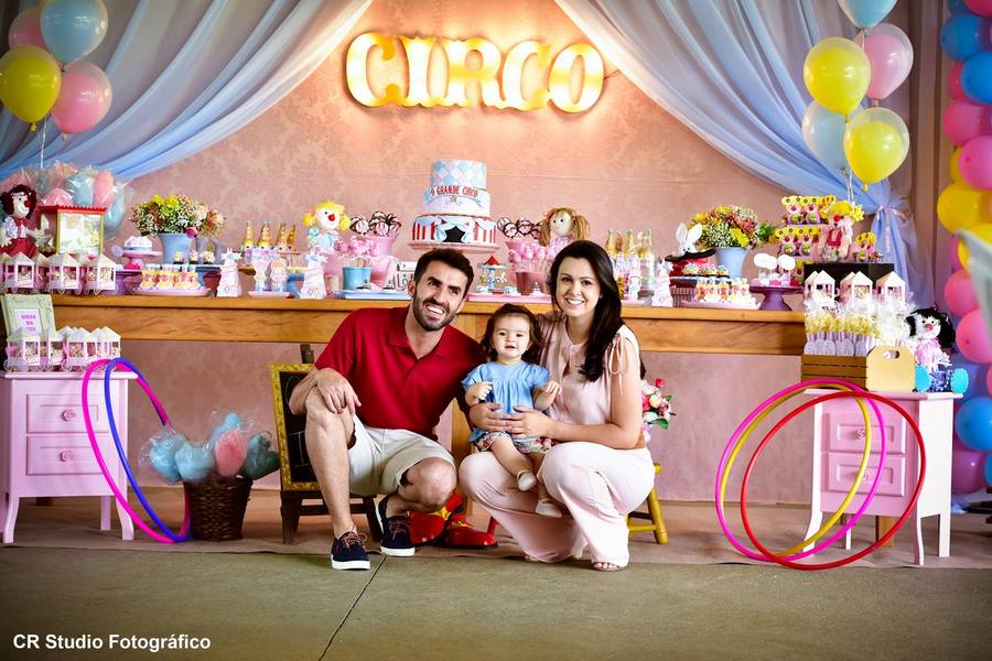 Aniversário Infantil de Respeitável publico O circo de Isis chegou para animar a festa!!!
