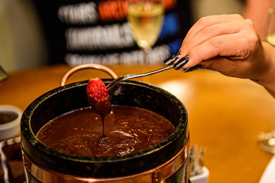 Corporativo  de Comercial - Fondue Yex Boliche