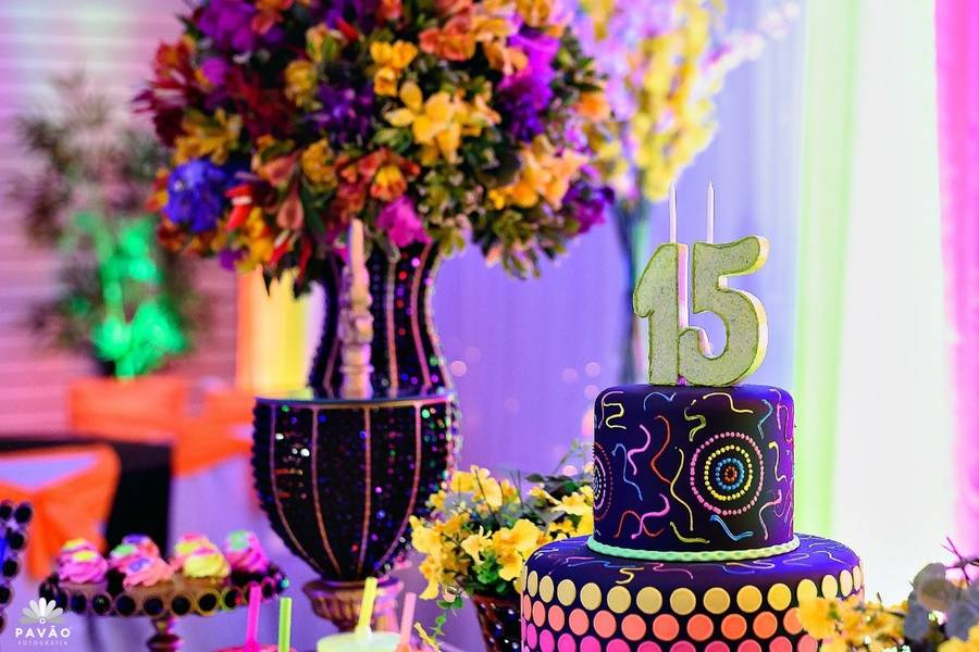 15 anos de 15 anos - Neon