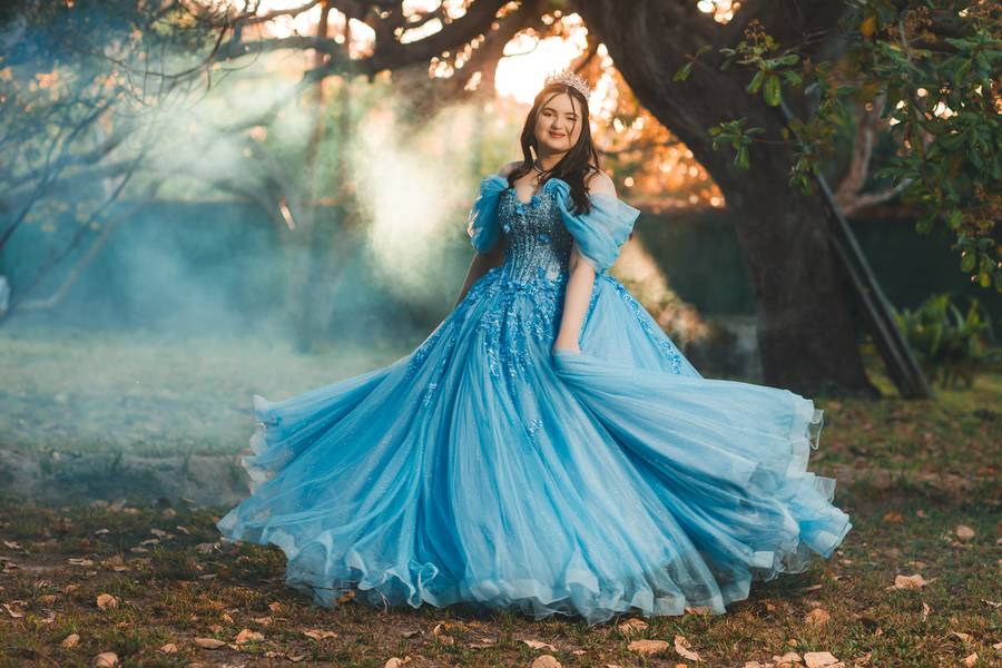 15 anos de Ensaio de 15 Anos no Espaço Olhares: O Sonho da Debutante Sofia no Eusébio