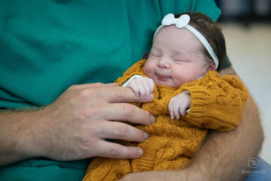 CRIANÇA / FAMÍLIA de Nascimento Theodora