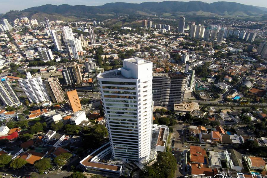 Aéreos de Edifício Comercial Golden Office