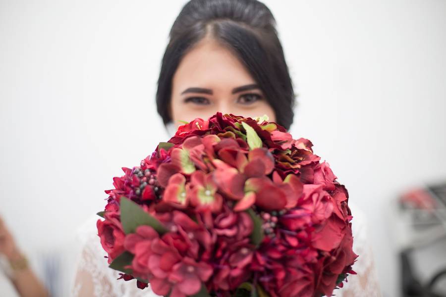 Buquês de Buque de Rosas e Peônias Marsala