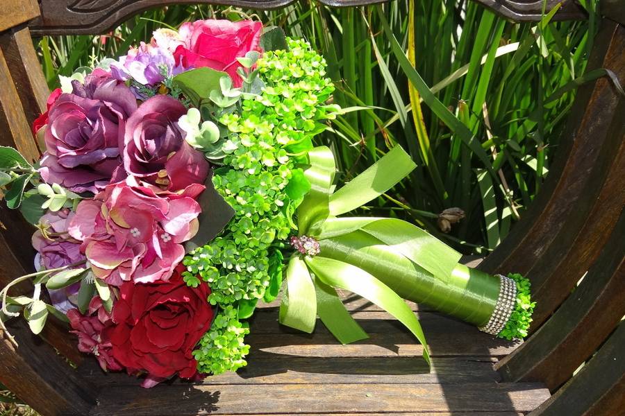 Buquês de Buque de Peônias e Rosas