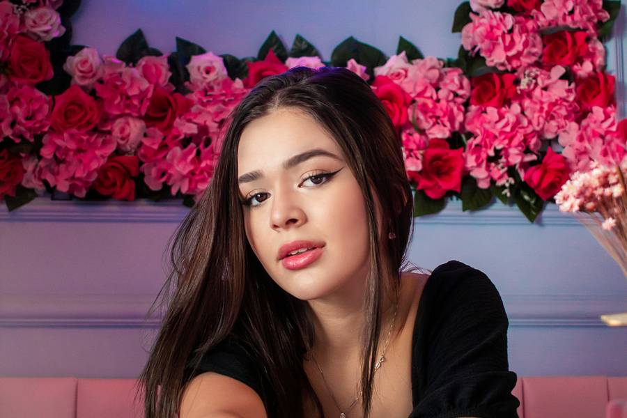 Retratos femininos de Ensaio Fotográfico na Melado Fino: Doçura e Elegância em Jundiaí