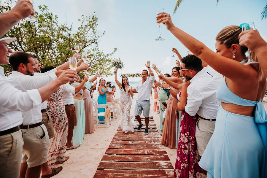 CASAMENTO de Arriba, abajo, al centro y adentro.