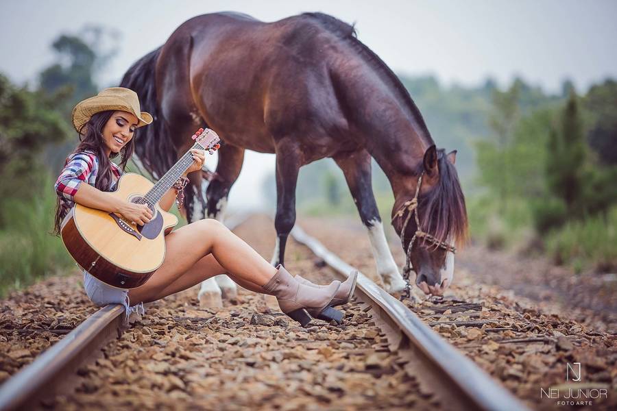 Ensaios Femininos de Thais Farias