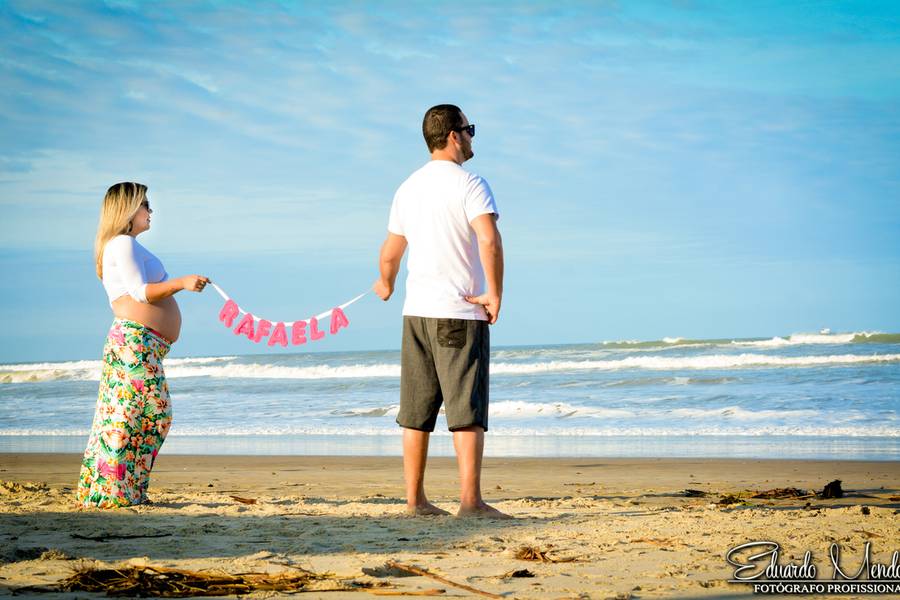 Gestante a doce espera de Ensaios Fotográficos