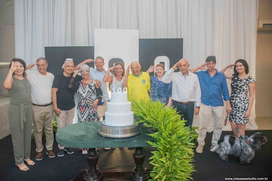 Aniversários de Aniversário de Cem Anos do Capitão Souza