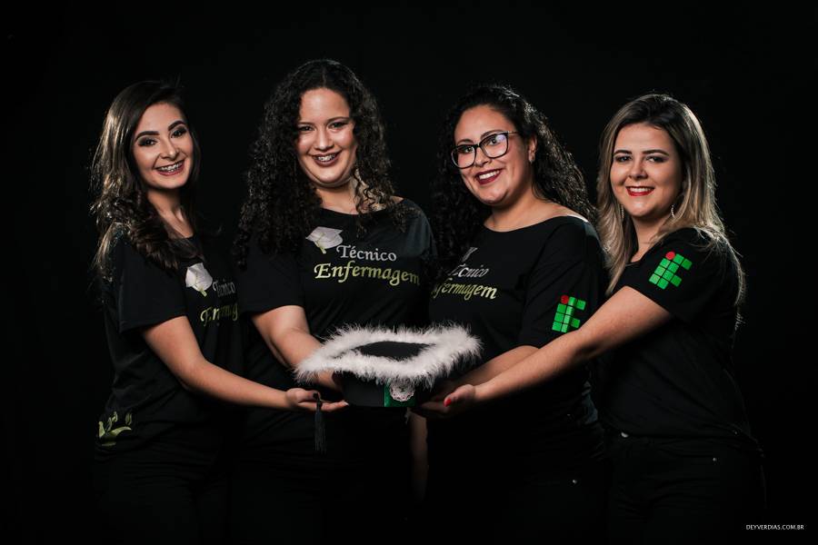 Formatura de Portfólio para Ensaios de Formatura