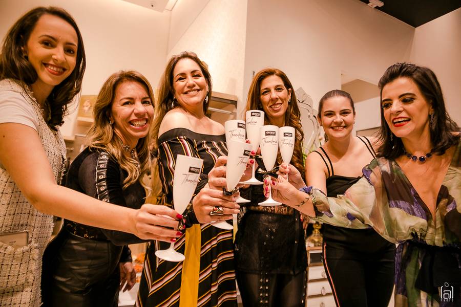 Eventos de Coquetel Theodora Lingerie e Donna Acessórios