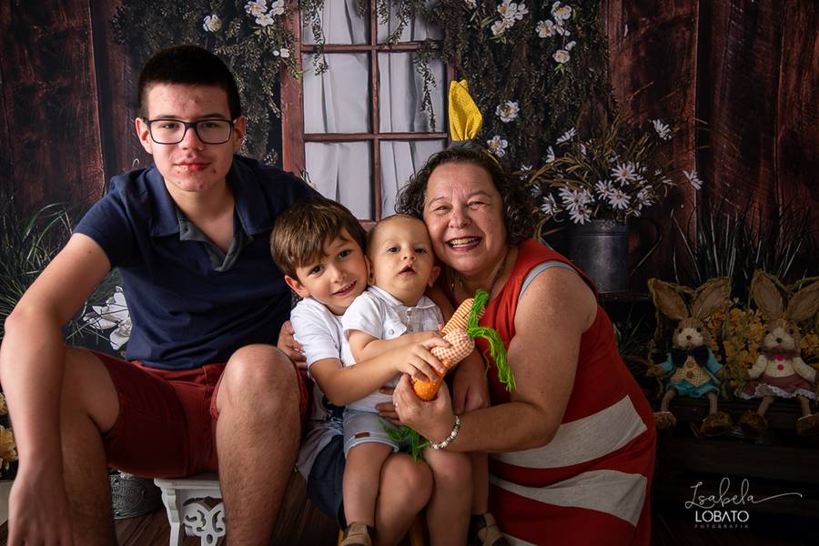 Mini Sessão de A Páscoa da Tia Suzana e seus sobrinhos: Arthur, Fábio e Bento