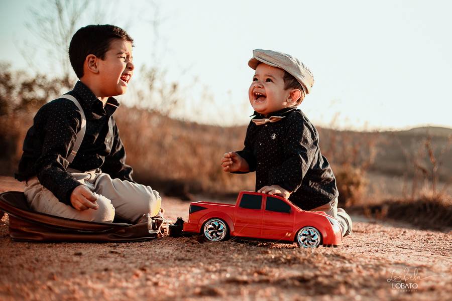 Crianças de Irmãos: Lúcio e Ícaro