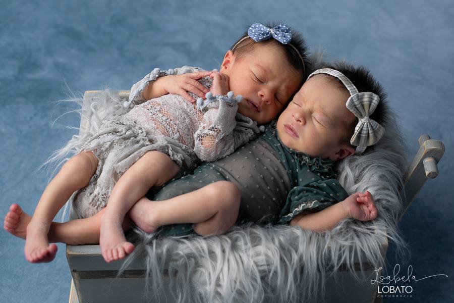 Newborn de Newborn - Olivia Skye e Abigail Song - 8 dias