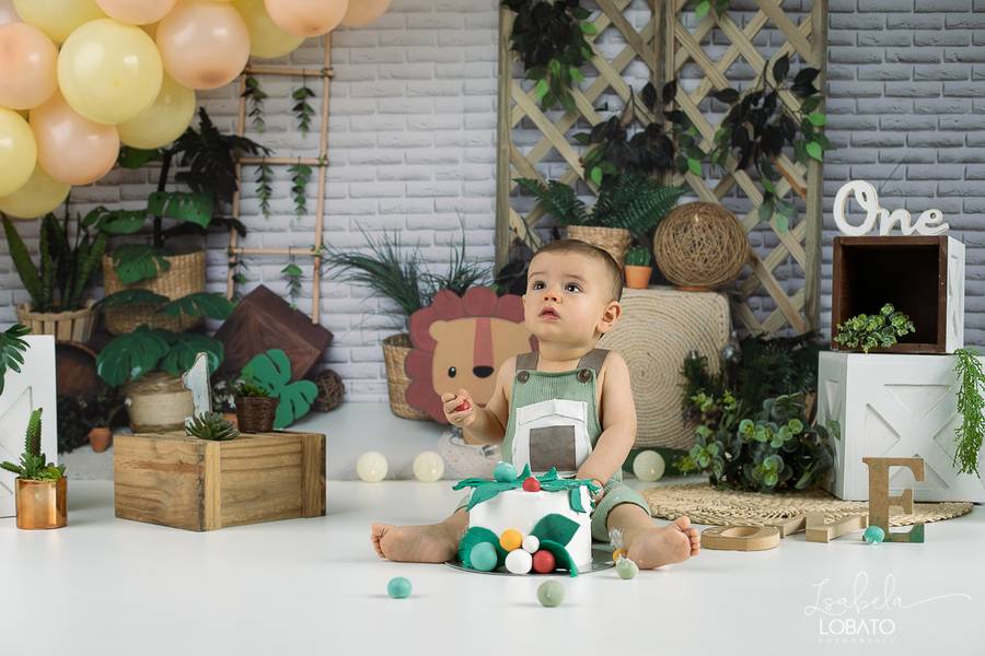 Crianças de Smash The Cake - Otávio 1 ano