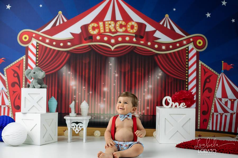 Crianças de Smash The Cake Leonardo 1 ano