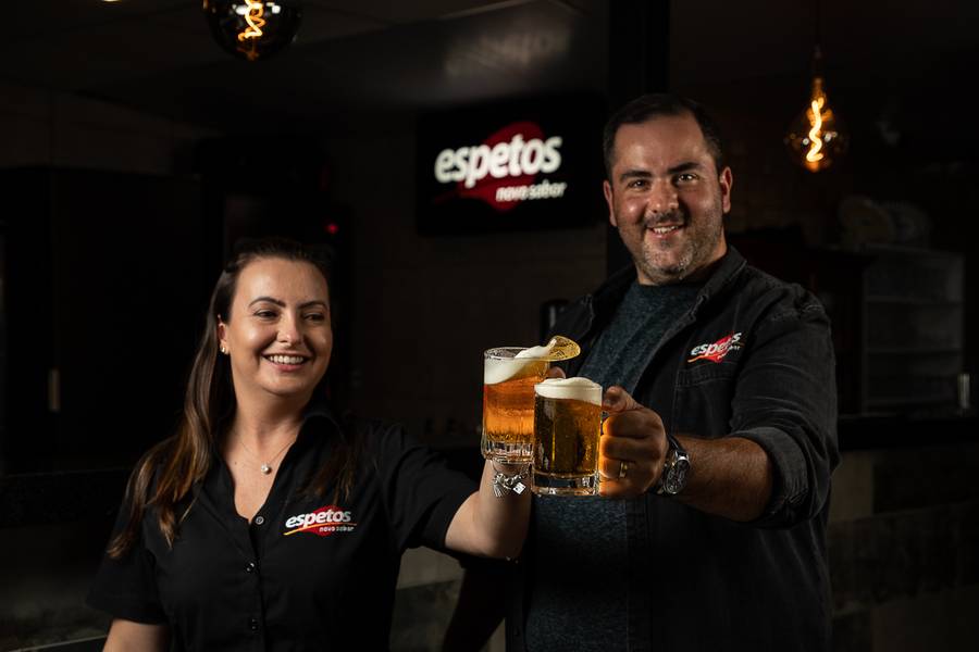 Foto Publicidade de Júnior & Michelle - Espetos Novo Sabor