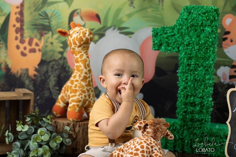 Crianças de Smash The Cake - Miguel 1 ano