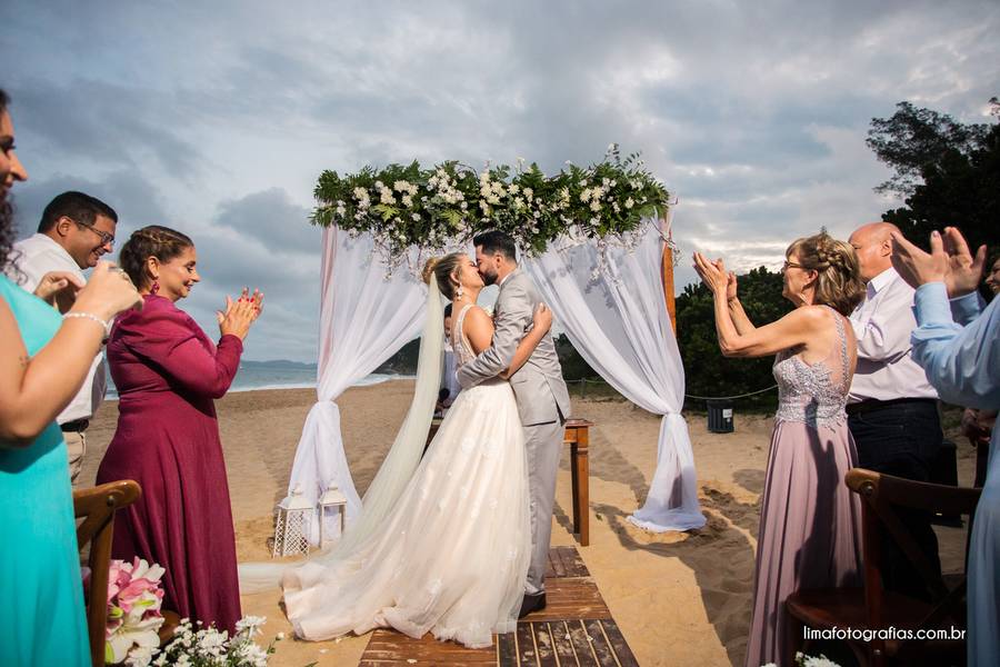 casamento de Casamento na praia - Caroline e Fábio