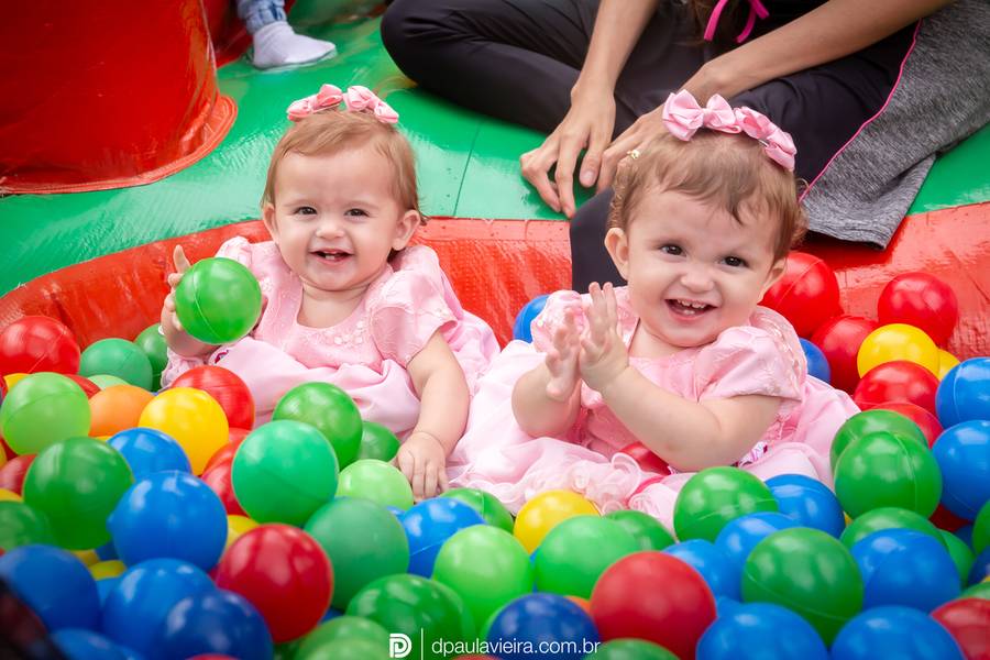 Aniversários  de Maria Clara e Maria Helena - 1° aninho