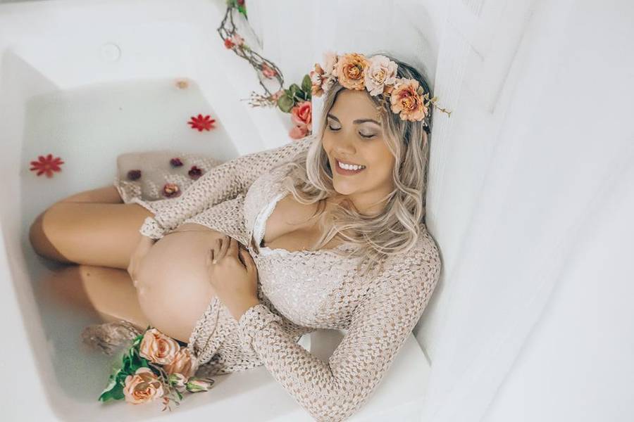 Gestante de Ensaio Gestante - Banheira 