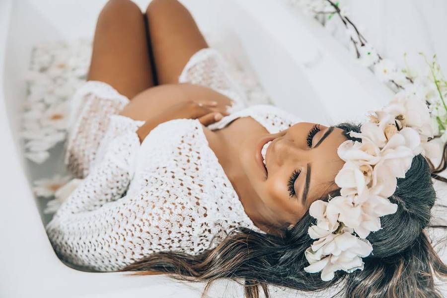 Gestante de Ensaio Gestante - Banheira 