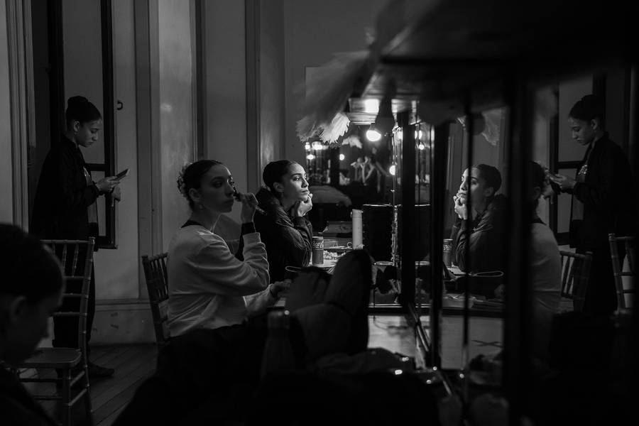 DANÇA de BASTIDORES DE LAGO DOS CISNES - BALÉ DO THEATRO MUNICIPAL