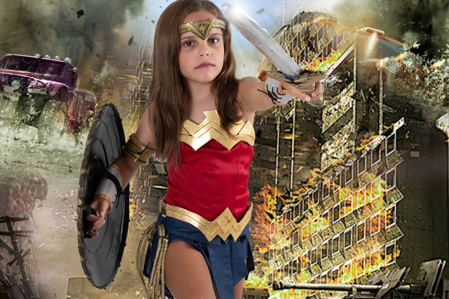 Fotografia Lúdica de Ensaio Infantil da Mulher Maravilha 