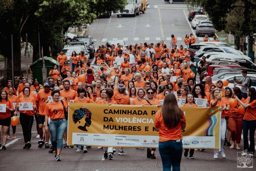 Fotojornalismo de Caminhada Pelo Fim da Violência Contra Mulheres e Meninas