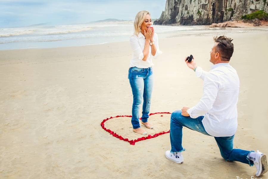 Casal de Pedido de casamento a beira mar!!! <3 