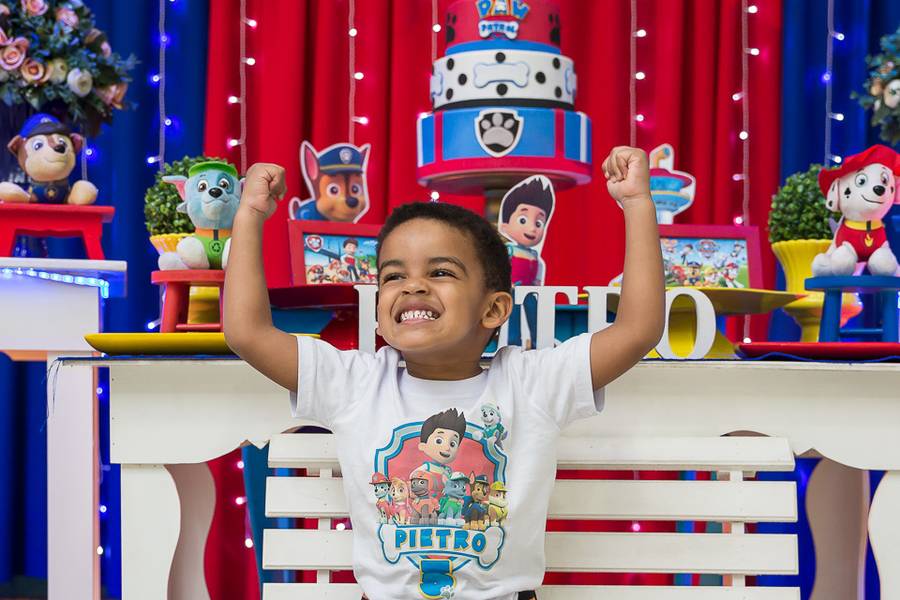 Aniversários de Comemoração do 3º aniversário do PIETRO ...