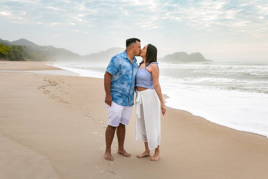 Ensaios fotográficos de Letícia & Leonardo ... Love is in the air, on the beach !!! 