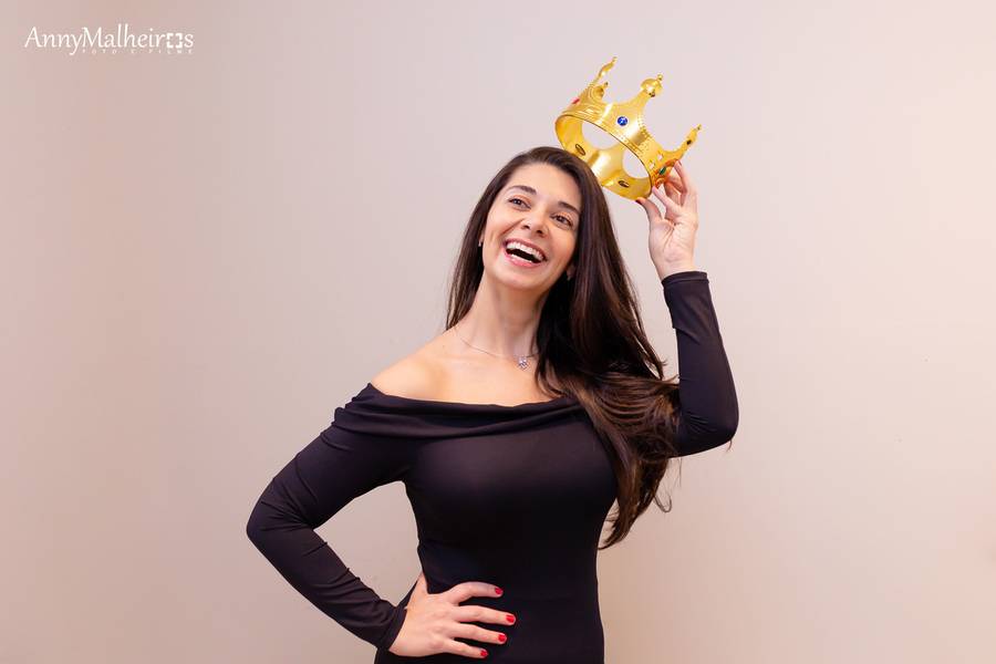 Retrato Profissional de Daphne Teves