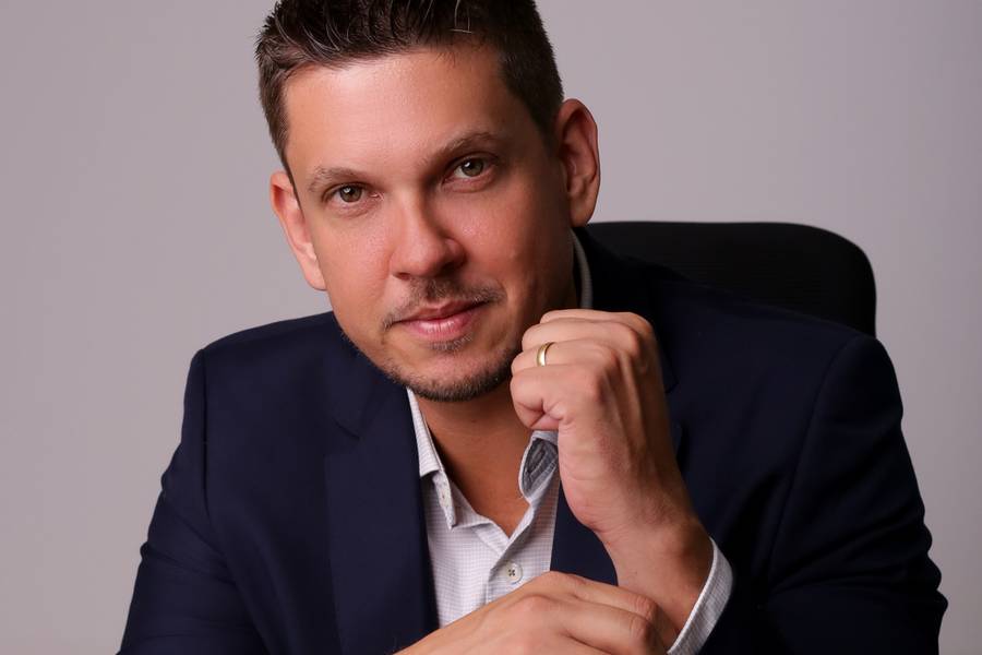 CORPORATIVO de TIAGO - CORPORATIVO