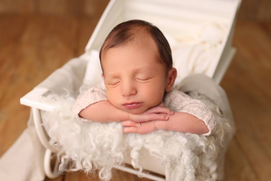 NEWBORN de ANTÔNIO