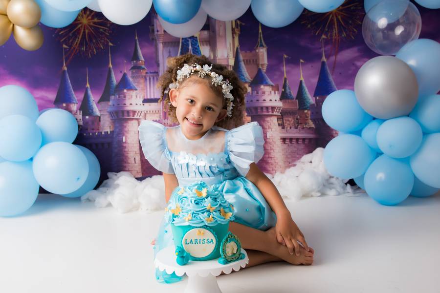 Smash the Cake de LARISSA 4 ANOS