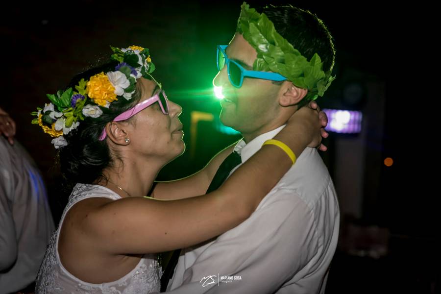 Casamientos de Fotografías de Boda de Clara y Hernan en Jockey Club Córdoba