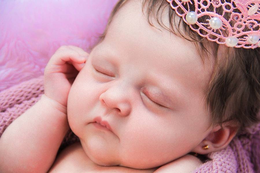 NEWBORN de LUCIANA HAHN